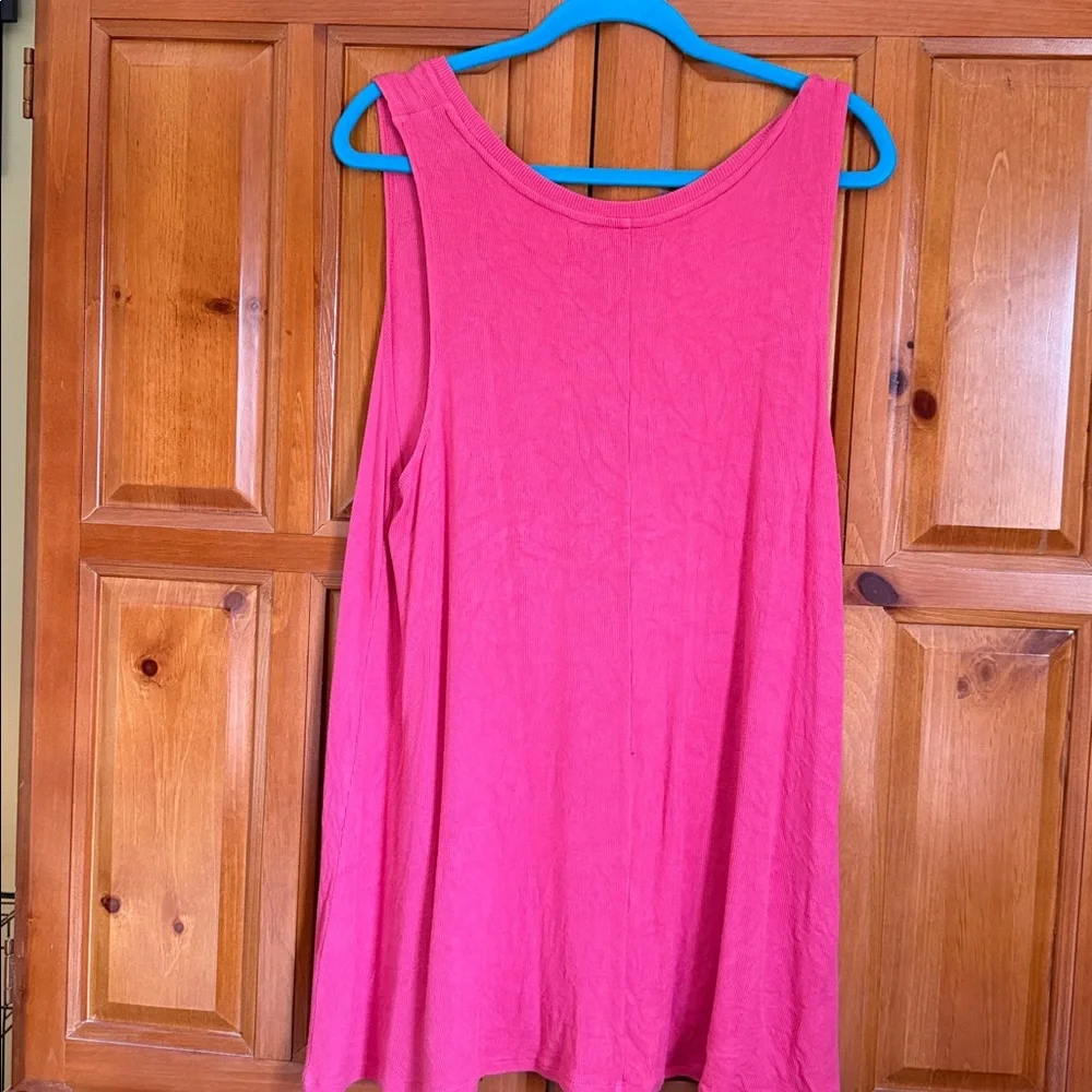 EUC Logo by Lori Goldstein tank top round neck - Picture 2 of 4